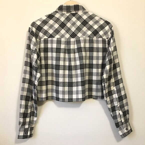 Streetwear Society Boxy Cropped Plaid Button Down Shirt - Picture 2 of 16